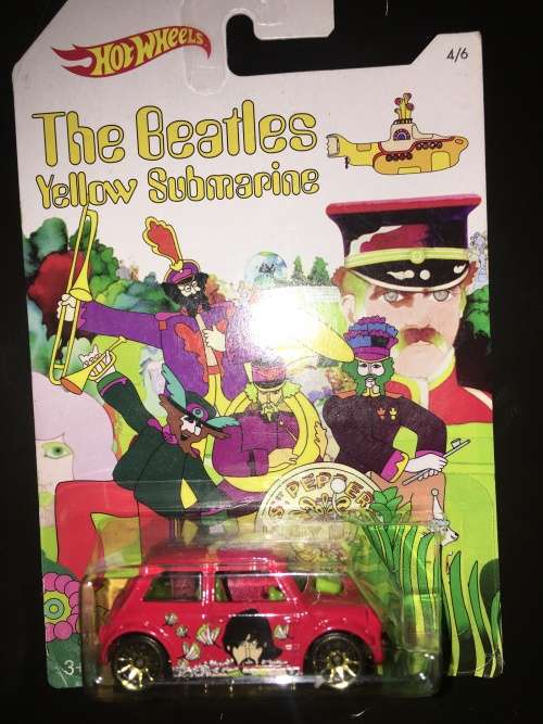 Hot Wheels Mini Cooper Yellow submarine