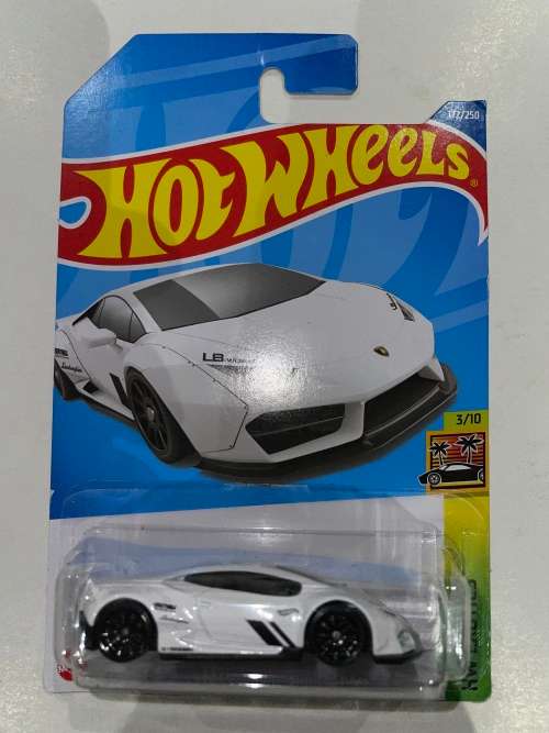 Hot Wheels Lamborghini long card 2023