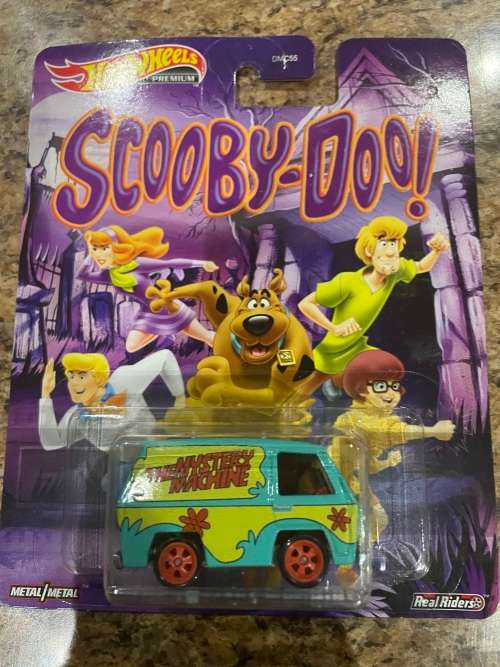Hot wheels scooby doo with real riders