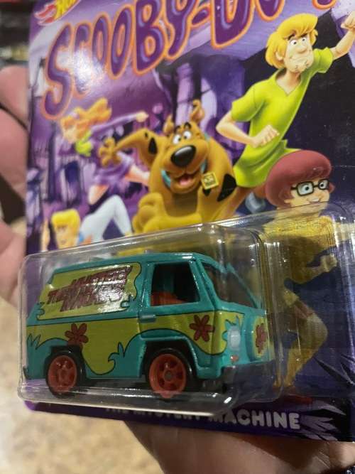 Hot wheels scooby doo with real riders