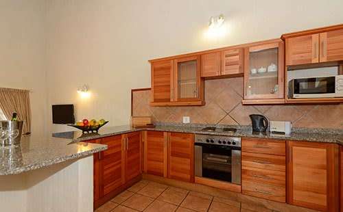 9 - 13 Apr midweek at Hazyview Cabanas (Mpumalanga), 3BR/sleeps 8