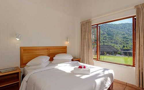 9 - 13 Apr midweek at Hazyview Cabanas (Mpumalanga), 3BR/sleeps 8