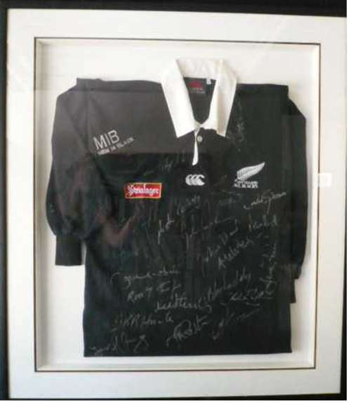 1995 NEW ZEALAND ALL BLACKS RUGBY JERSEY SIGNED, Framed