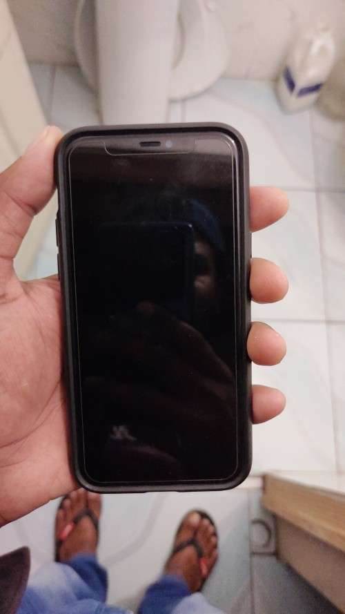 iPhone 11 Pro Read Description