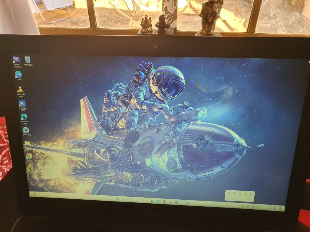 Dell Inspiron 3580 8TH GEN CORE i7