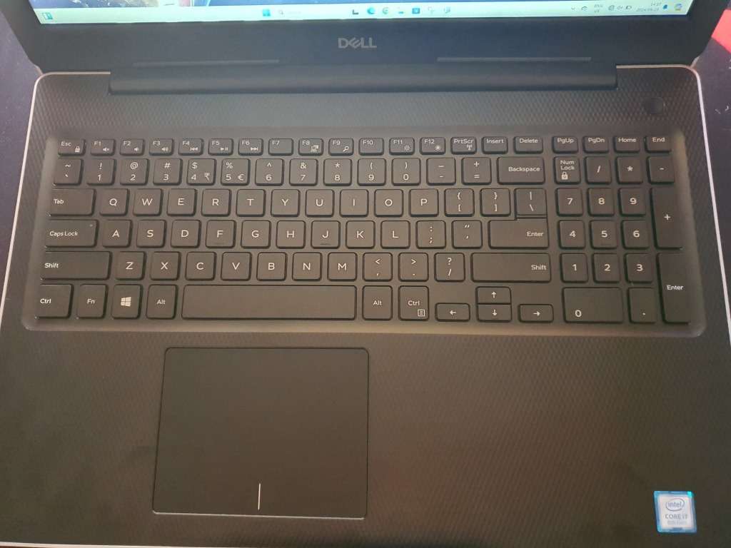 Dell Inspiron 3580 8TH GEN CORE i7