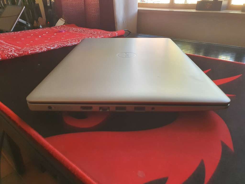 Dell Inspiron 3580 8TH GEN CORE i7