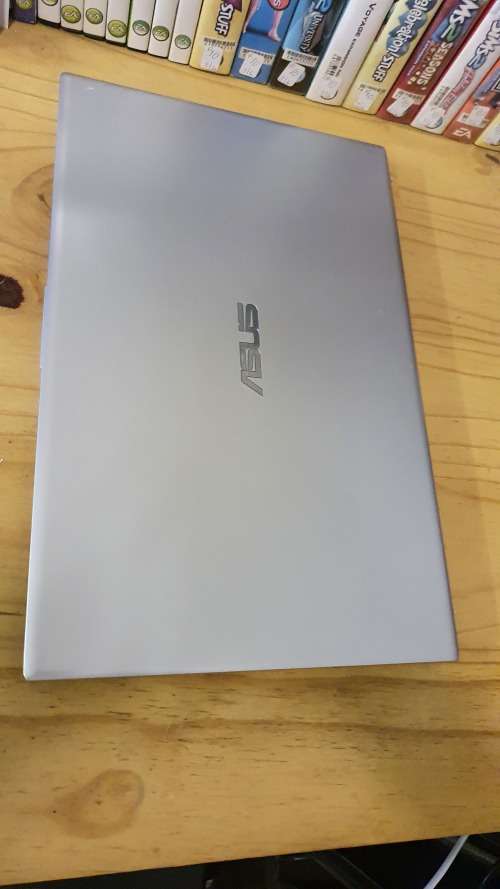 Asus VivoBook 15 - Read Description