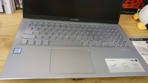 Asus VivoBook 15 - Read Description