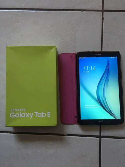 SAMSUNG TABLET