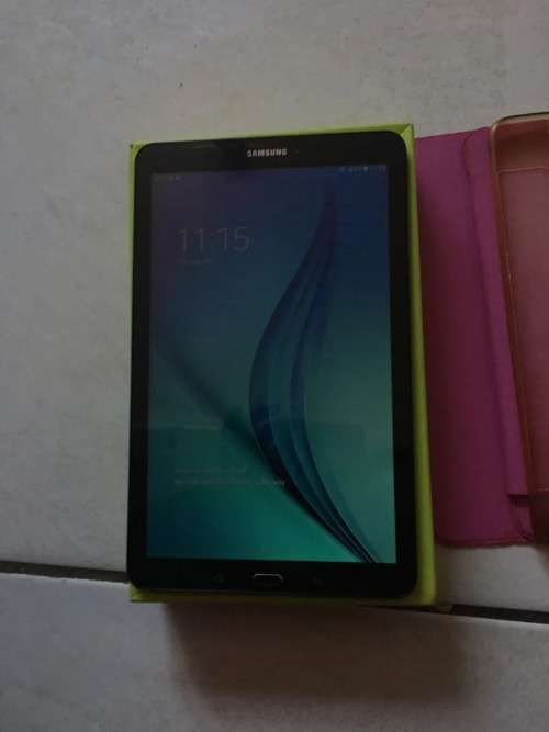 SAMSUNG TABLET