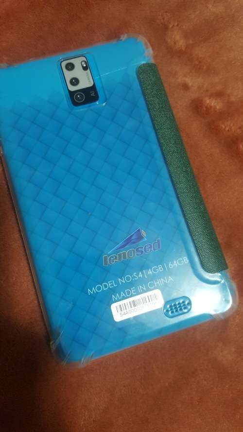 Almost New Tablet Lenosed 64GB Boxed in Mint Condition with Cover and Accessories