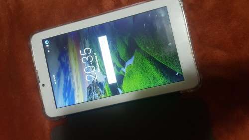 Almost New Tablet Lenosed 64GB Boxed in Mint Condition with Cover and Accessories