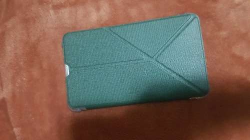 Almost New Tablet Lenosed 64GB Boxed in Mint Condition with Cover and Accessories