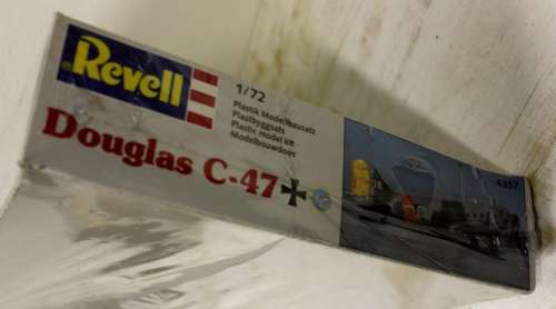 REVELL 1:72 Douglas C-47 Plane 4357 - Vintage 1988 Model Kit