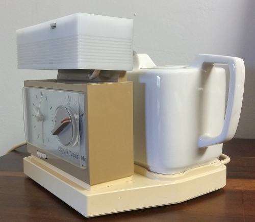 Teasmade "Swift" Automatic Tea Maker with Analogue Alarm Clock and Light