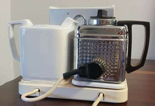Teasmade "Swift" Automatic Tea Maker with Analogue Alarm Clock and Light