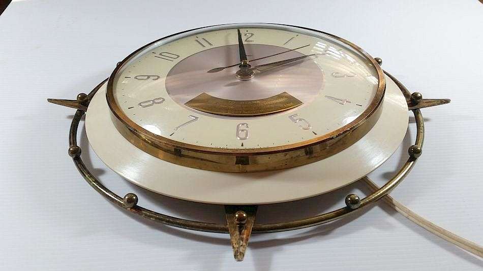 Mid Century Metamec Wall Clock - Electric, Metal Bakelite Finish Compass Design - 1960's