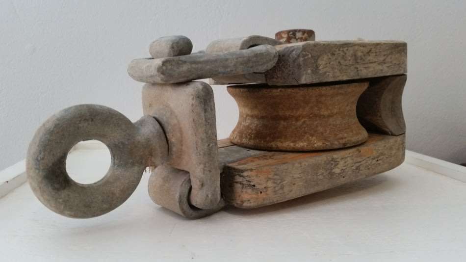 Wood Barn Pulley - Large Single Block Iron and Wood Block & Tackle Body