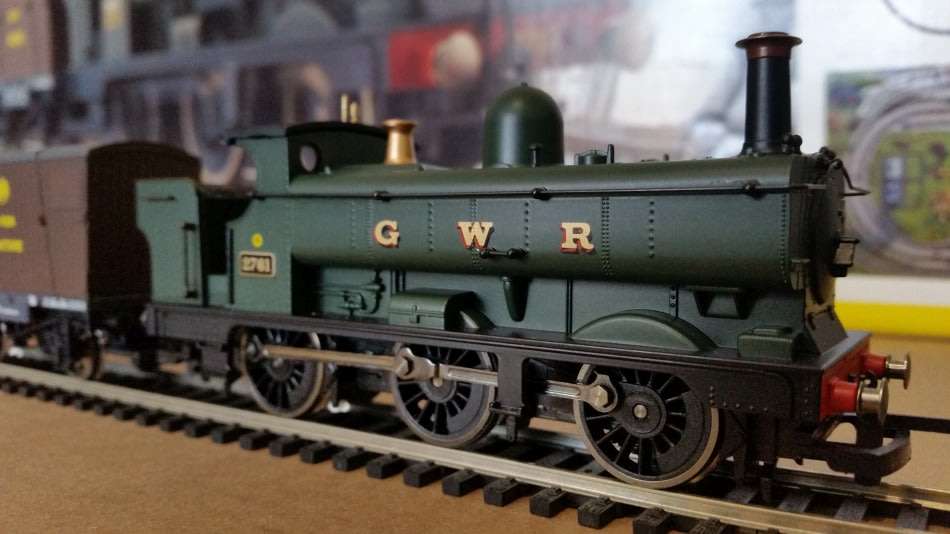 GWR Mixed Traffic Electric Train Set 00 Gauge by Hornby - Lots of Extras - Hardly Used