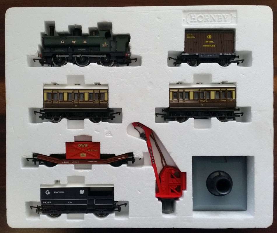 GWR Mixed Traffic Electric Train Set 00 Gauge by Hornby - Lots of Extras - Hardly Used