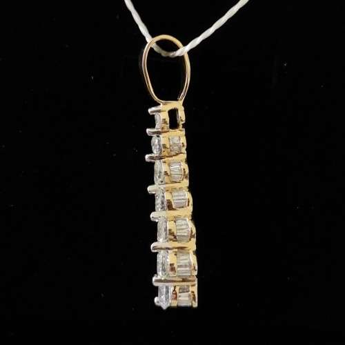 14ct Yellow Gold Diamond Pendant, weighing 3.1g with multiple diamonds Valued at over R66,000