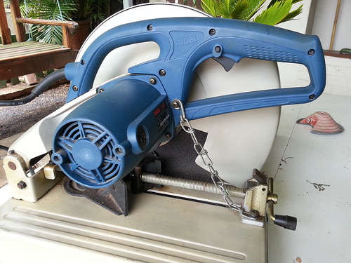 RYOBI Cut Off Saw 2100W 355mm GARAGE SALE AS NEW