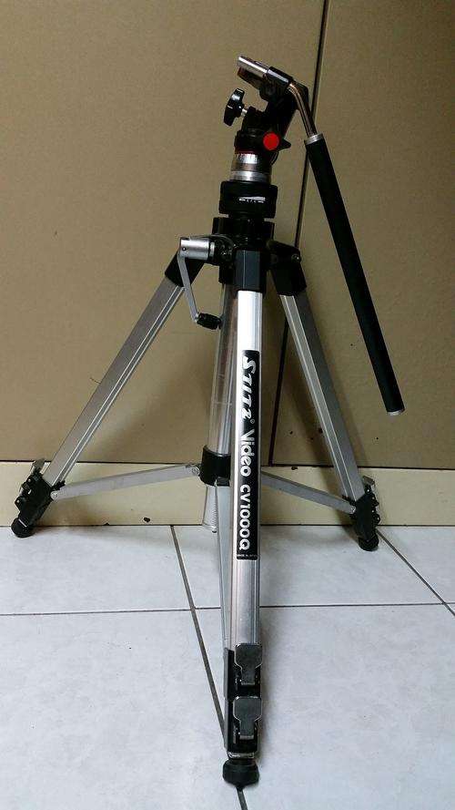 3-Section Elevating Tripod Stitz Quick Release Video