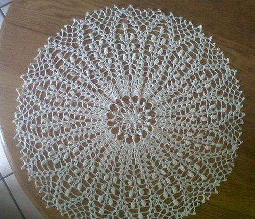 Hand crochet (Pineapple ) Doily 48cm diameter 100% cotton  yarn used