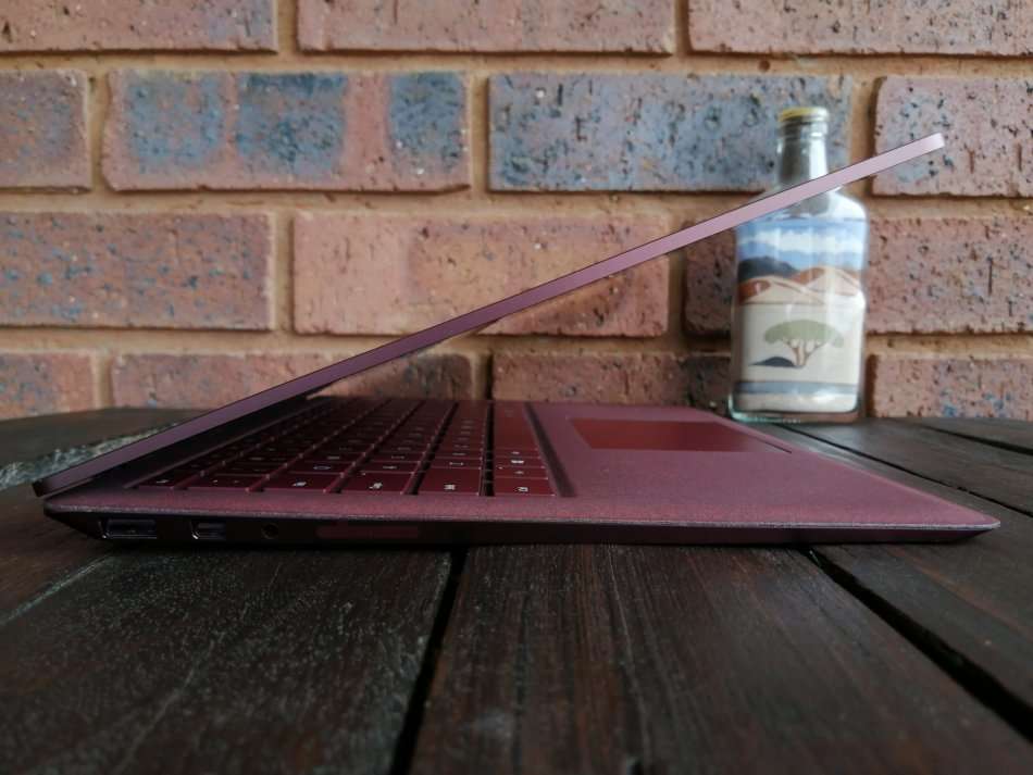 Microsoft Surface Book (Model 1769) - **Core i7, 8GB RAM, SSD, PixelSense 1504p display, Burgundy**