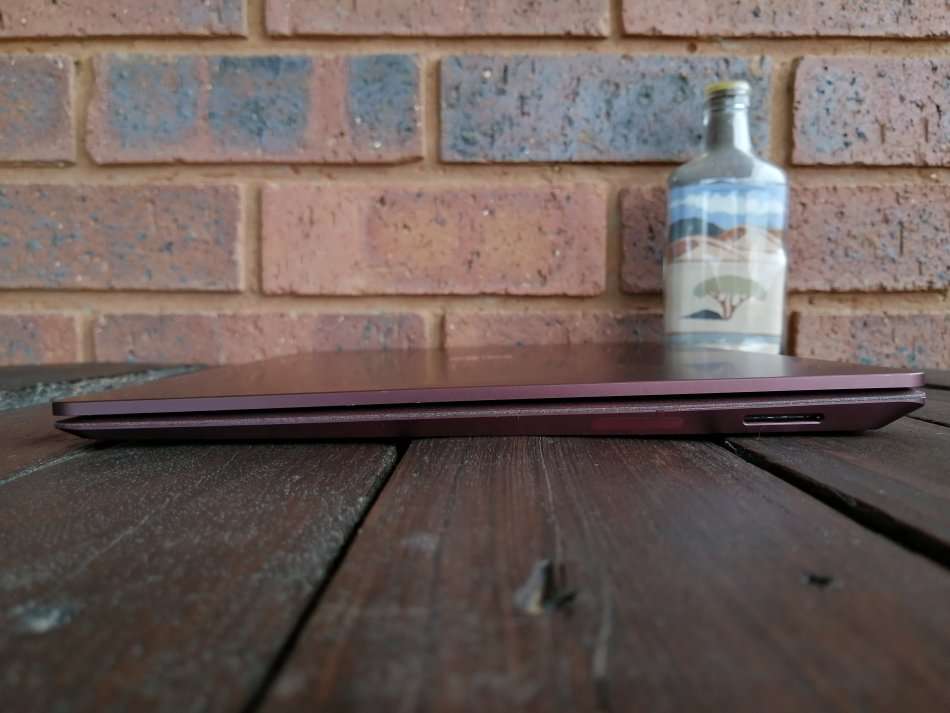 Microsoft Surface Book (Model 1769) - **Core i7, 8GB RAM, SSD, PixelSense 1504p display, Burgundy**