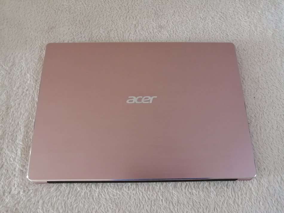 Acer Swift 3 Powerhouse - **8th gen Core i7, 12GB RAM, NVMe + HDD dual drives, full pink aluminium**