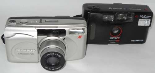 Olympus Super Zoom 70G + AF-10 Super Quartz Date + Bag (Working)