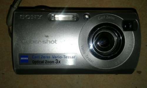 Sony Cybershot Digital Camera DSC-S40