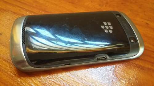 Blackberry Curve 9360 with new battery for parts