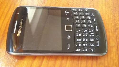 Blackberry Curve 9360 with new battery for parts