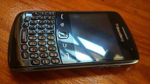 Blackberry Curve 9360 with new battery for parts