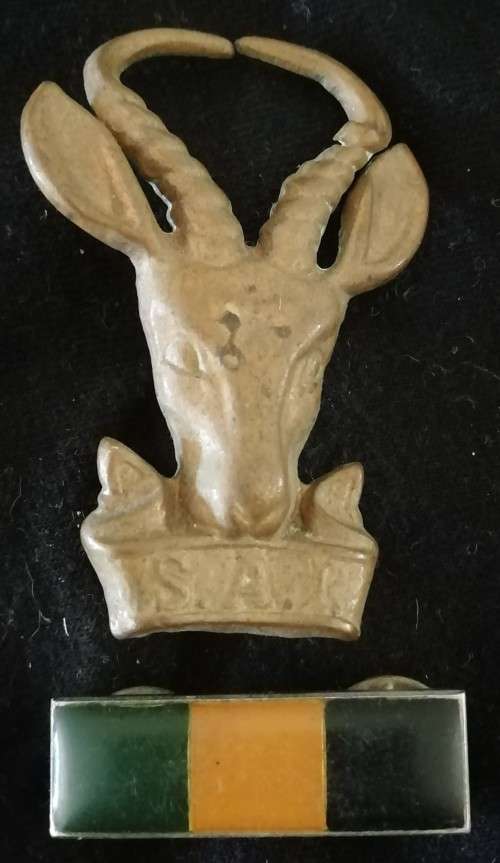 Crazy R1 Start Auction!  SADF - SA Infantry Beret Badge and Bar