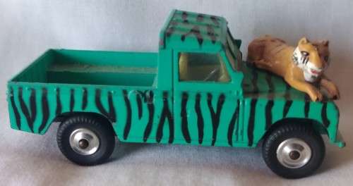 Crazy R1 Start Auction!  Corgi Toys  Land Rover (109 W.B.)