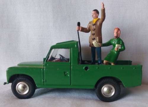 Crazy R1 Start Auction!  Corgi Toys  Land Rover (109 W.B.)