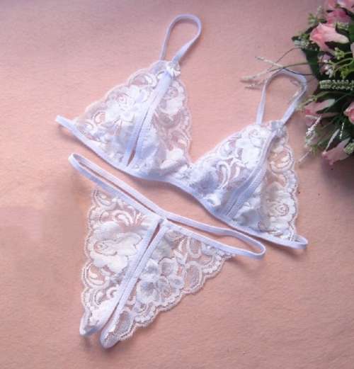Seductive Lace Bras Set with Opened Bras and Crotch (L/XL)