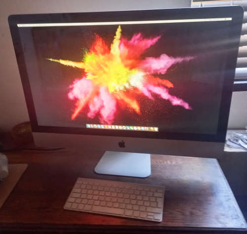 LARGE Apple iMac 27 inch! Excellent condition.