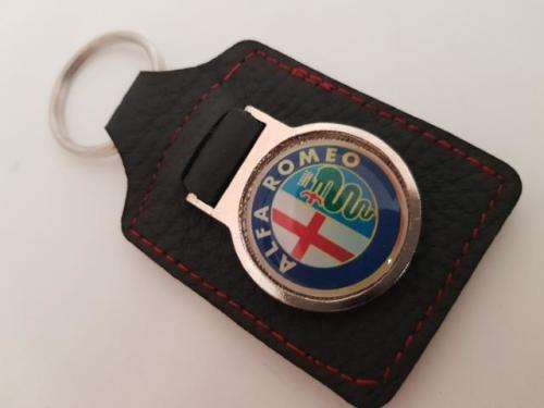 ALFA ROMEO LEATHER TYPE/ METAL KEY RING