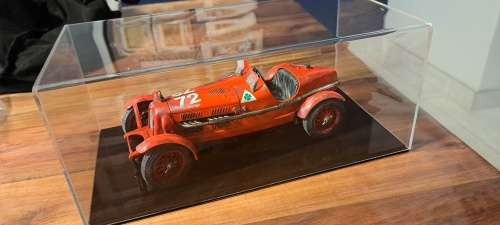 PERSPEX CASE WITH BASE TO FIT 1:18 SCALE DIE CAST MODELS