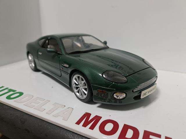 1:18 ASTON MARTIN DB7 VANTAGE
