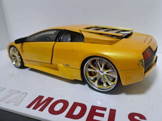 1:18 LAMBORGHINI MURCIELAGO