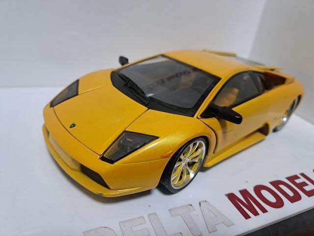1:18 LAMBORGHINI MURCIELAGO