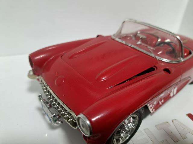 1:18 CHEVROLET CORVETTE 1957