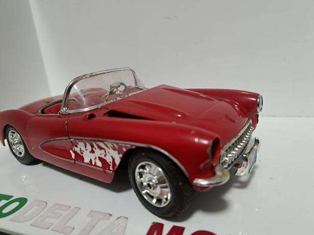1:18 CHEVROLET CORVETTE 1957