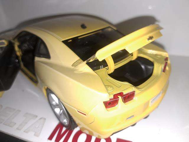 1:18 CHEVROLET CAMARO  2010